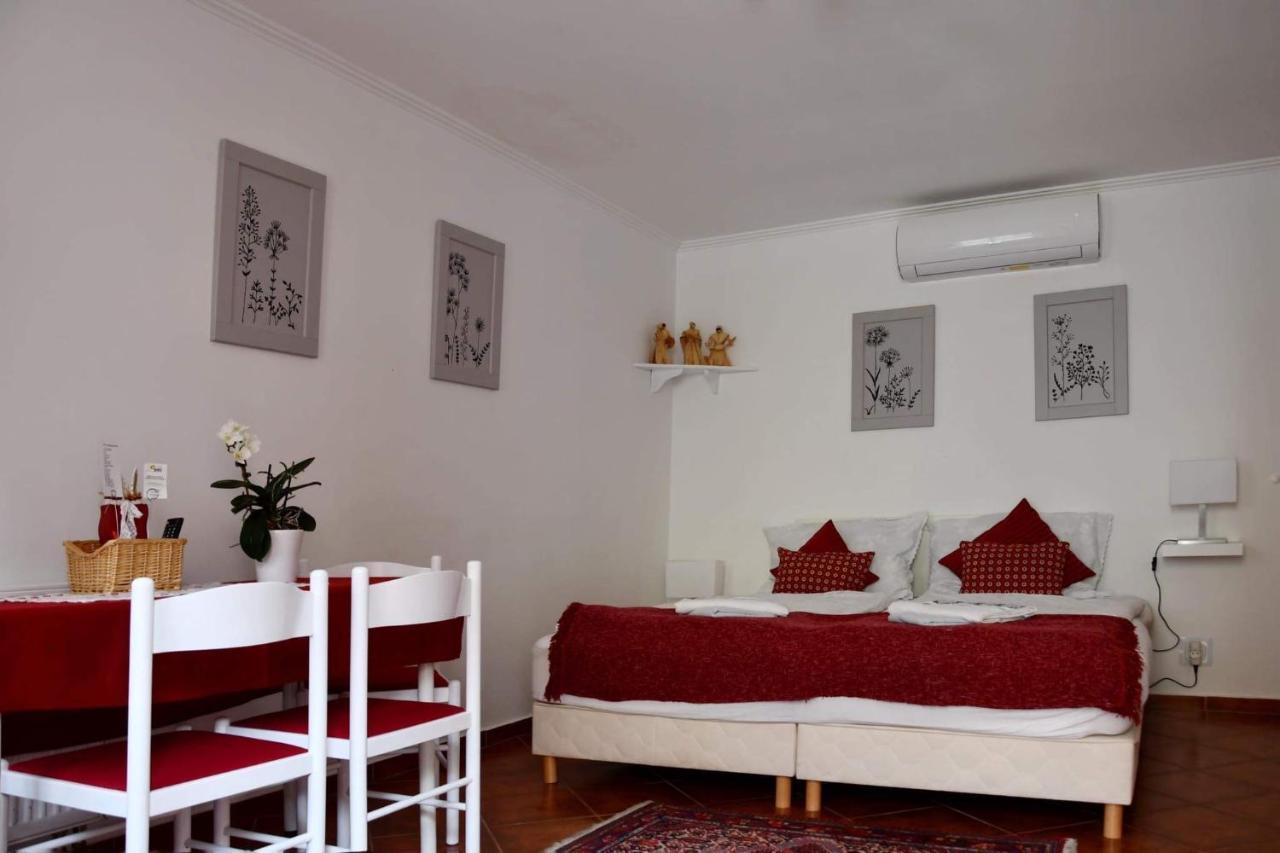 Szentesi Panzio Bed & Breakfast Fertőrákos Exterior foto