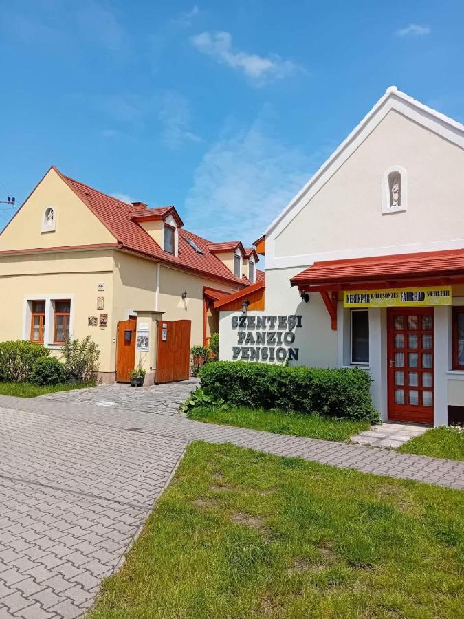 Szentesi Panzio Bed & Breakfast Fertőrákos Exterior foto