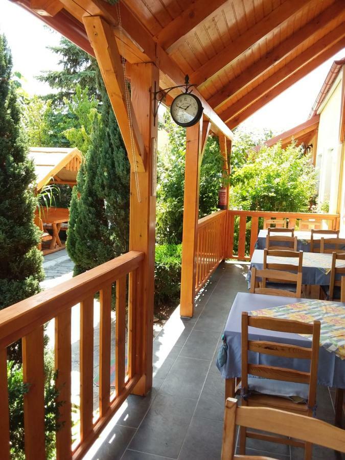 Szentesi Panzio Bed & Breakfast Fertőrákos Exterior foto